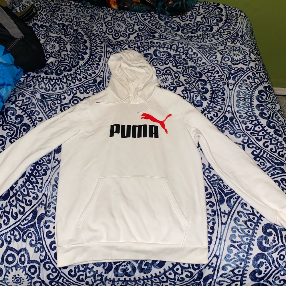 puma hoodie size m (willing to negotiate price)